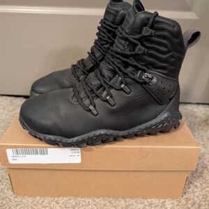 VivoBarefoot Womens Tracker Forest ESC Waterproof Barefoot Hiking Boots Black 35